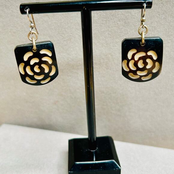 Floral Pattern Laser Cut Dark Dangle Earrings - Picture 1 of 3